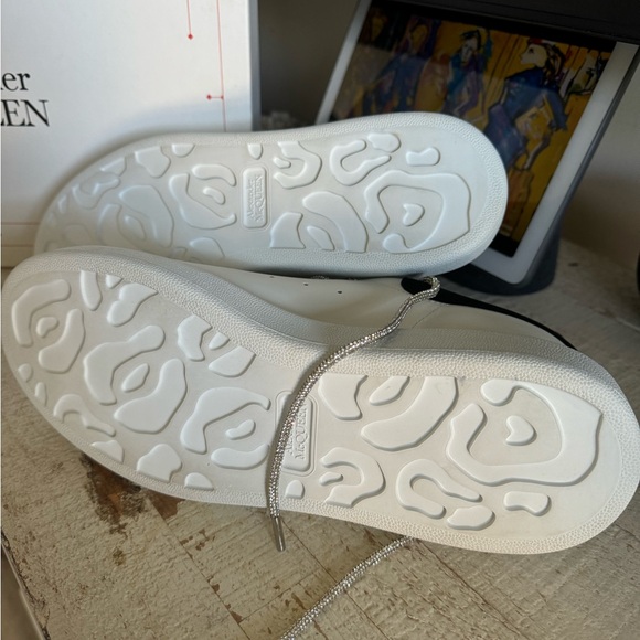 Alexander McQueen tennis shoes 40.5  fits 9-9.5 brand new . - Picture 7 of 10